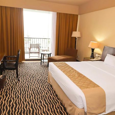 Bela International Hotel & Conventionternate Extérieur photo