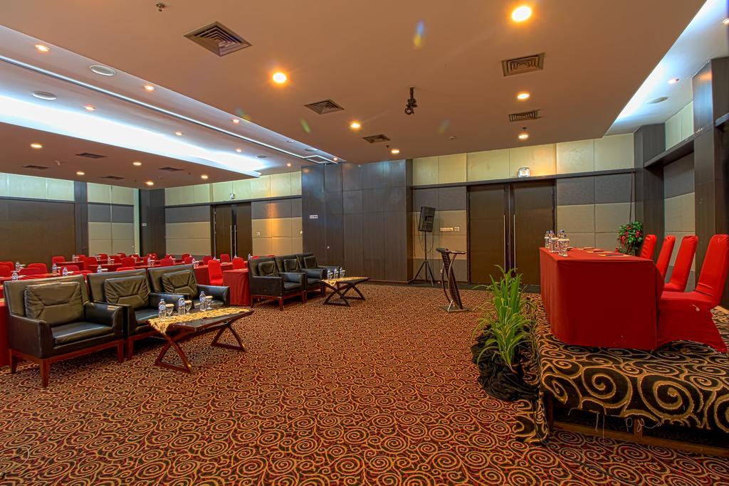Bela International Hotel & Conventionternate Extérieur photo