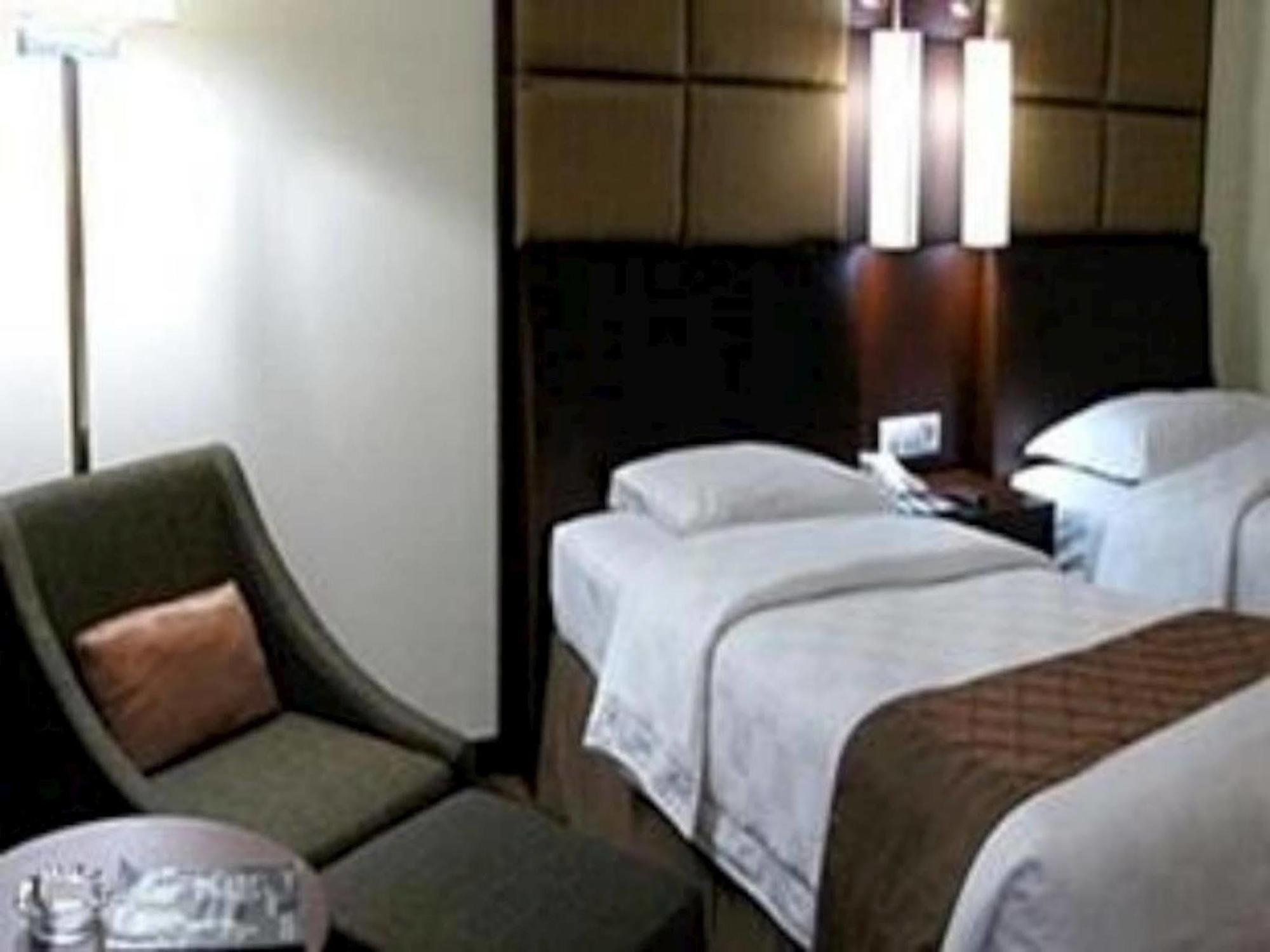 Bela International Hotel & Conventionternate Extérieur photo