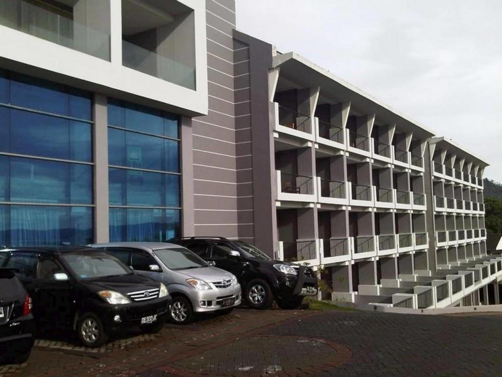 Bela International Hotel & Conventionternate Extérieur photo