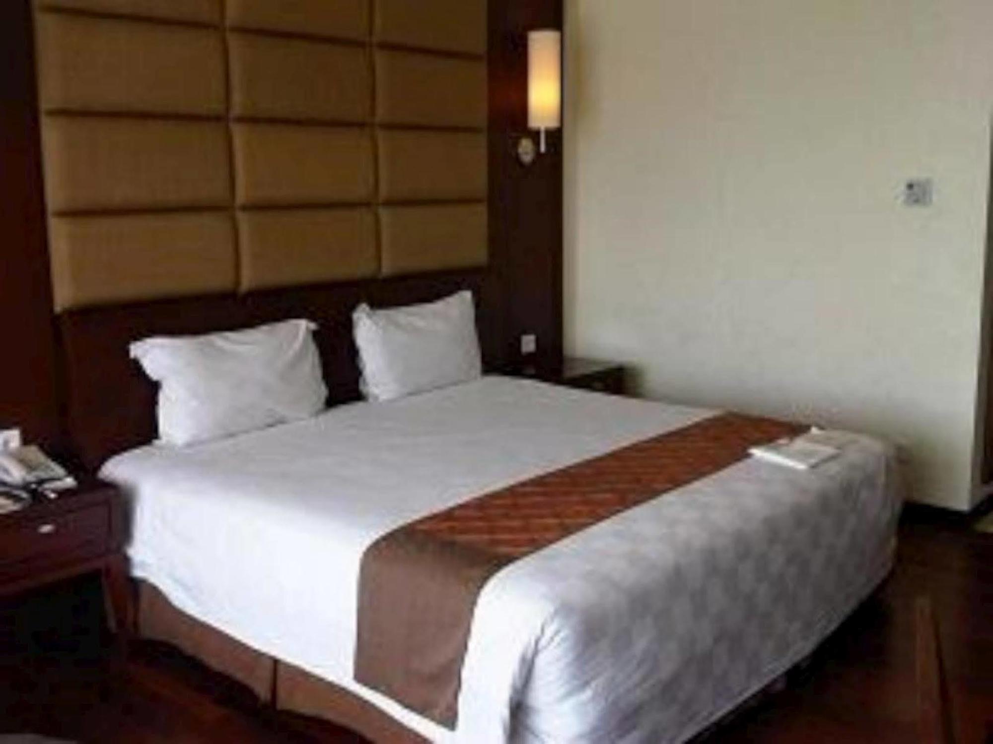 Bela International Hotel & Conventionternate Extérieur photo