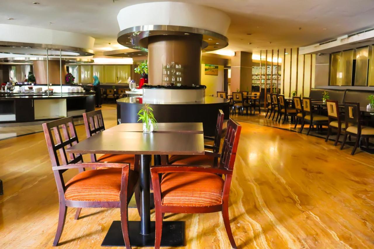 Bela International Hotel & Conventionternate Extérieur photo