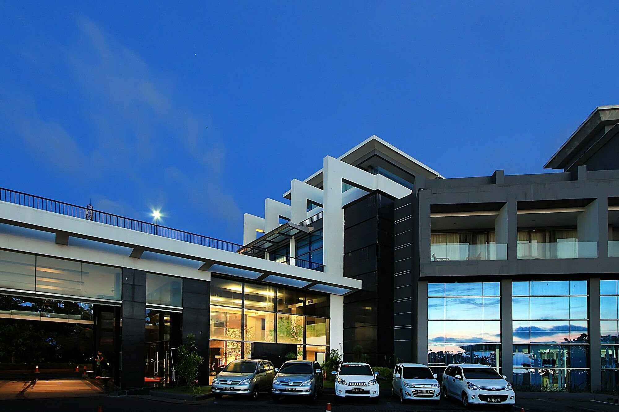 Bela International Hotel & Conventionternate Extérieur photo
